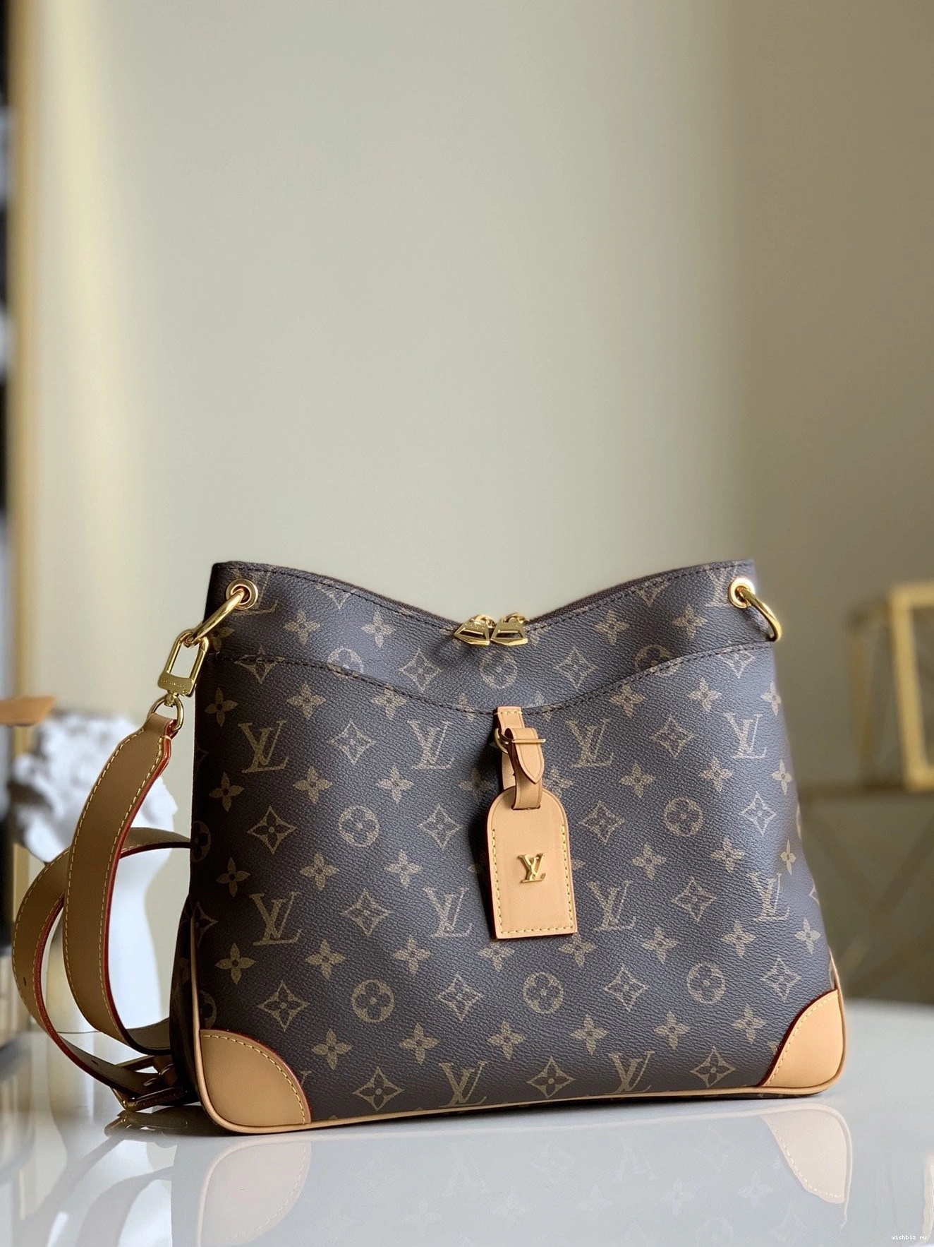 WIS MM LOUIS ODÉON VUITTON 0203